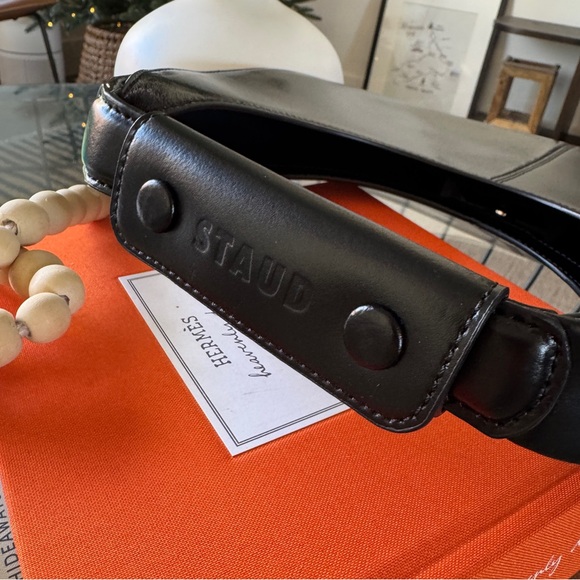 STAUD Crescent Moon Bag in Black. 100% leather. Excellent condition, barely used - Picture 3 of 10